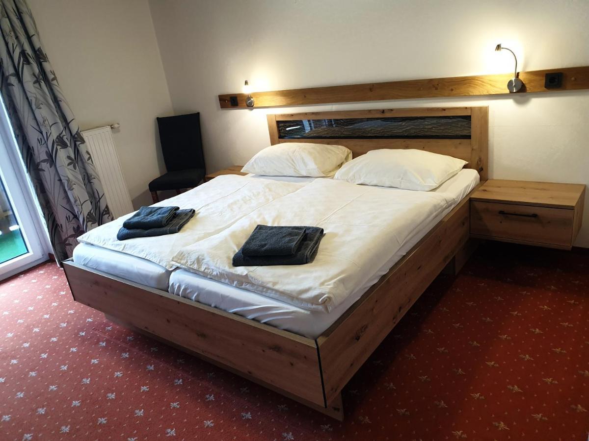 Landgasthof Hotel Zehenthof ฟาร์แวร์เฟน ภายนอก รูปภาพ